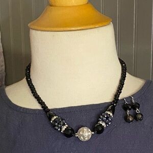 Subtle glamour black and blue statement necklace magnetic closure